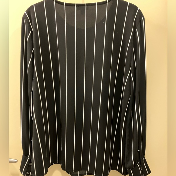 Ann Taylor striped keyhole blouse - Picture 2 of 5